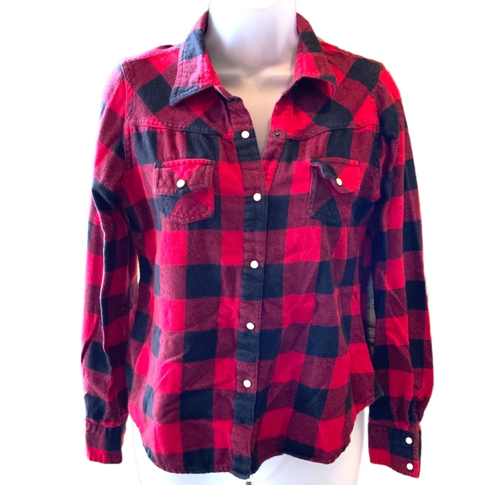 Mossino Supply Co Top Red and Black Plaid Flannel Button Down Snaps Size Medium